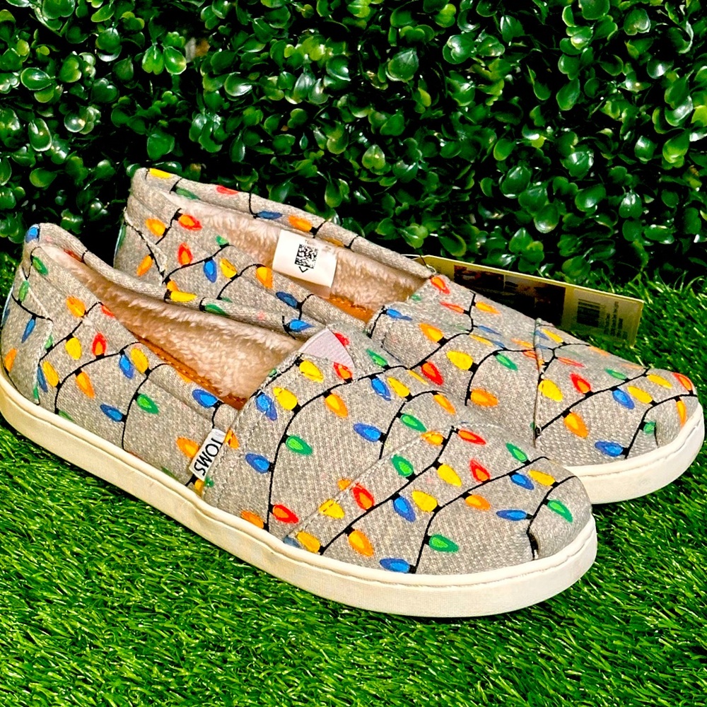 NWT Christmas TOMS Glow in the Dark! Big Kid Size 5 / Women’s Size 6 1/2